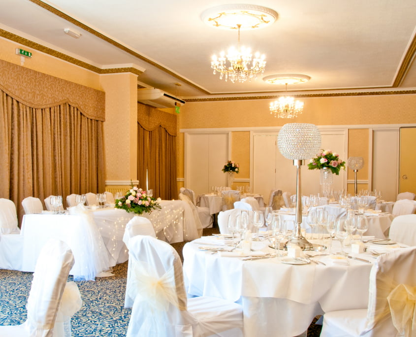 wedding in the churchill suite